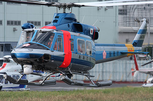 Hélicoptère Bell 412 JA6786 de la Police japonaise