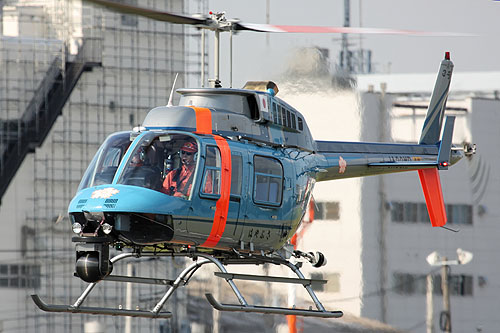 Hélicoptère Bell 206 Long Ranger JA33MP de la Police japonaise