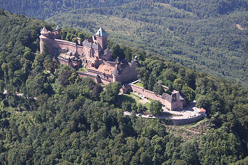 Le chateau du Haut Koenigsbourg, accessible à partir de l'aéroport de Colmar