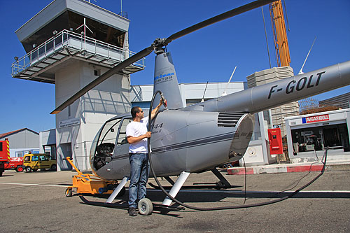 Hélicoptère R44 d'HELITRAVAUX