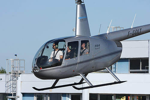 Hélicoptère R44 d'HELITRAVAUX