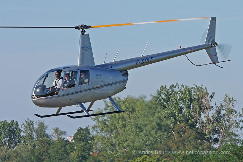 Hélicoptère R44 d'HELITRAVAUX