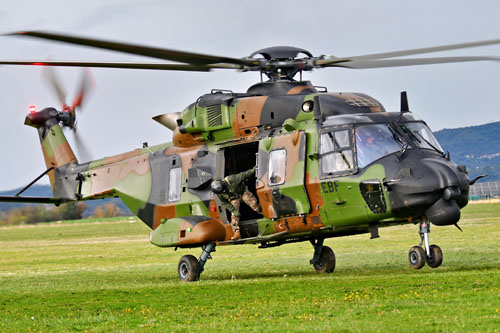 Retour de mission de l'hélicoptère NH90 Caïman EAQ