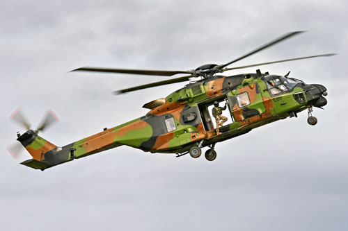 Retour de mission de l'hélicoptère NH90 Caïman EAQ