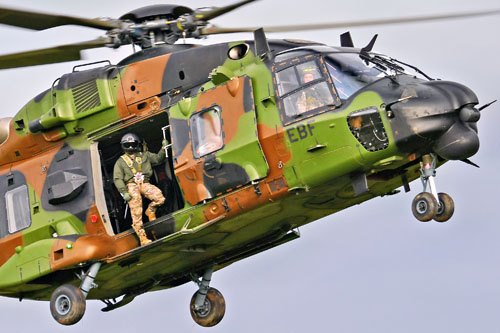 Retour de mission de l'hélicoptère NH90 Caïman EAQ