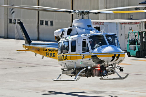 Hélicoptère Bell 412 du Los Angeles County Fire Department, à Whiteman Airport, Californie, USA