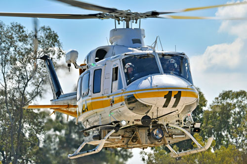 Hélicoptère Bell 412 du Los Angeles County Fire Department, à Whiteman Airport, Californie, USA