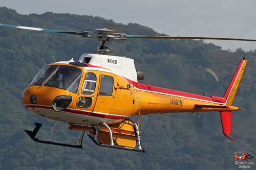 Hélicoptère AS350 Ecureuil (JA9878)